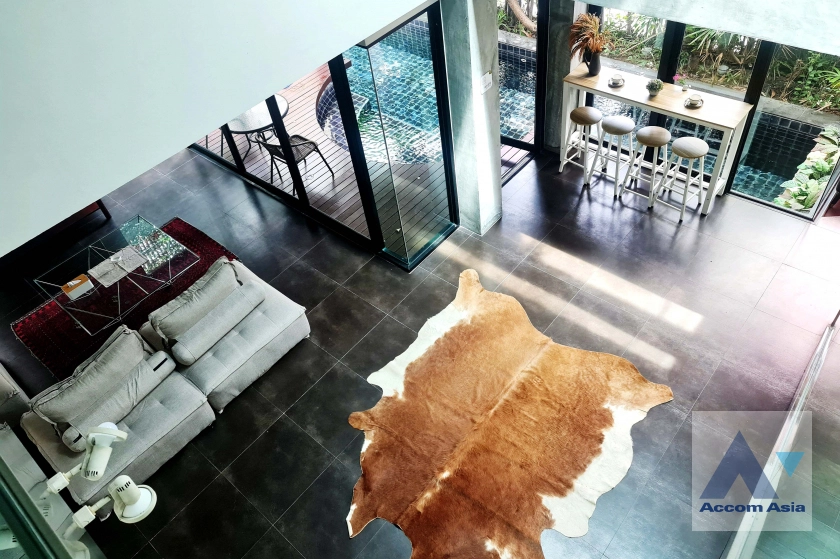 Home Office, Huge Terrace, Private Swimming Pool, Pet friendly house for sale in Sukhumvit, Bangkok Code 13001853