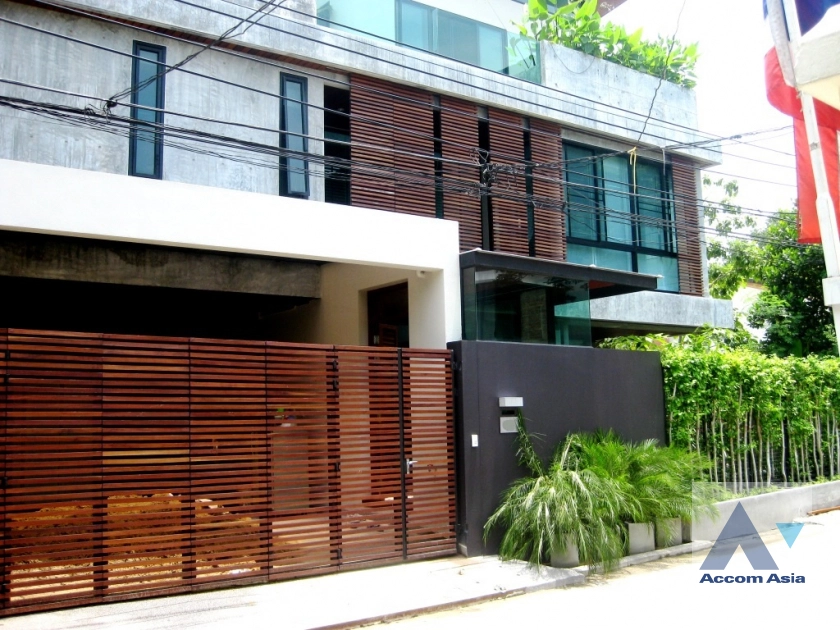 20  3 br House for rent and sale in Sukhumvit ,Bangkok BTS Thong Lo 13001853