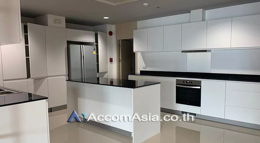12  3 br Apartment For Rent in Sukhumvit ,Bangkok BTS Phrom Phong at High-Rise Serviced Apartment Near The Em District 13001858