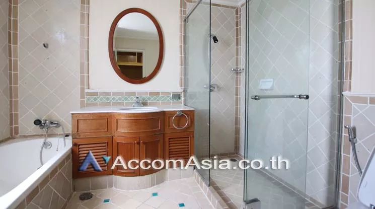 11  3 br Apartment For Rent in Sukhumvit ,Bangkok BTS Phrom Phong at High-Rise Serviced Apartment Near The Em District 13001860