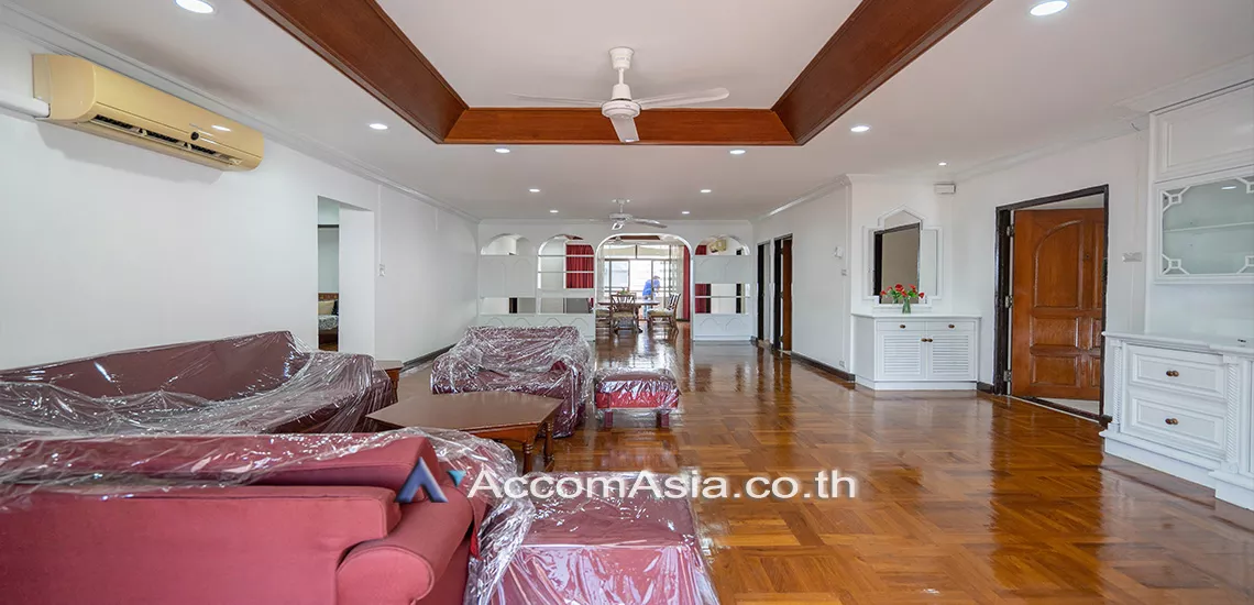  2  3 br Apartment For Rent in Sukhumvit ,Bangkok BTS Nana at Low rise and Peaceful 13001861