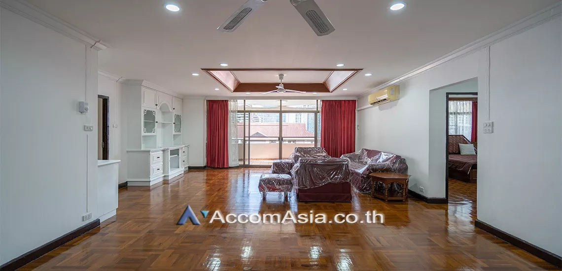 Pet friendly |  3 Bedrooms  Apartment For Rent in Sukhumvit, Bangkok  near BTS Nana (13001861)