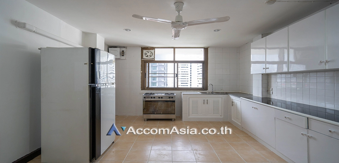 unitPet friendly |  3 Bedrooms  Apartment For Rent in Sukhumvit, Bangkok  near BTS Nana (13001861)