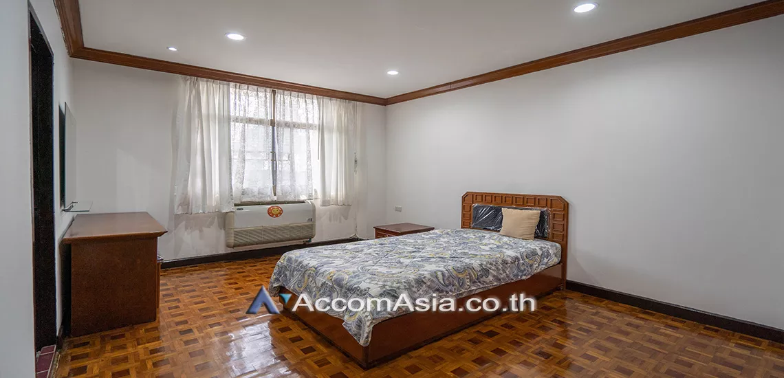 7  3 br Apartment For Rent in Sukhumvit ,Bangkok BTS Nana at Low rise and Peaceful 13001861