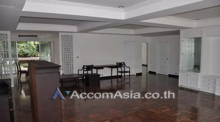  3 Bedrooms  Apartment For Rent in Sukhumvit, Bangkok  near BTS Nana - BTS Asok (13001862)