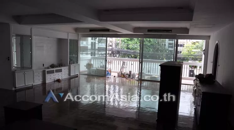  3 Bedrooms  Apartment For Rent in Sukhumvit, Bangkok  near BTS Nana - BTS Asok (13001862)