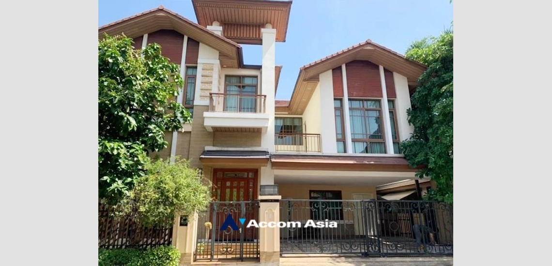  Baan Sansiri Sukhumvit 67 House  4 Bedroom for Sale & Rent BTS Phra khanong in Sukhumvit Bangkok