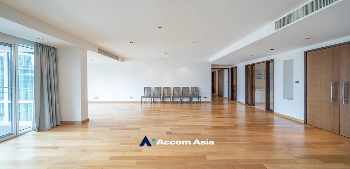 Big Balcony, Pet friendly |  Belgravia Residences Condominium  4 Bedroom for Rent BTS Phrom Phong in Sukhumvit Bangkok