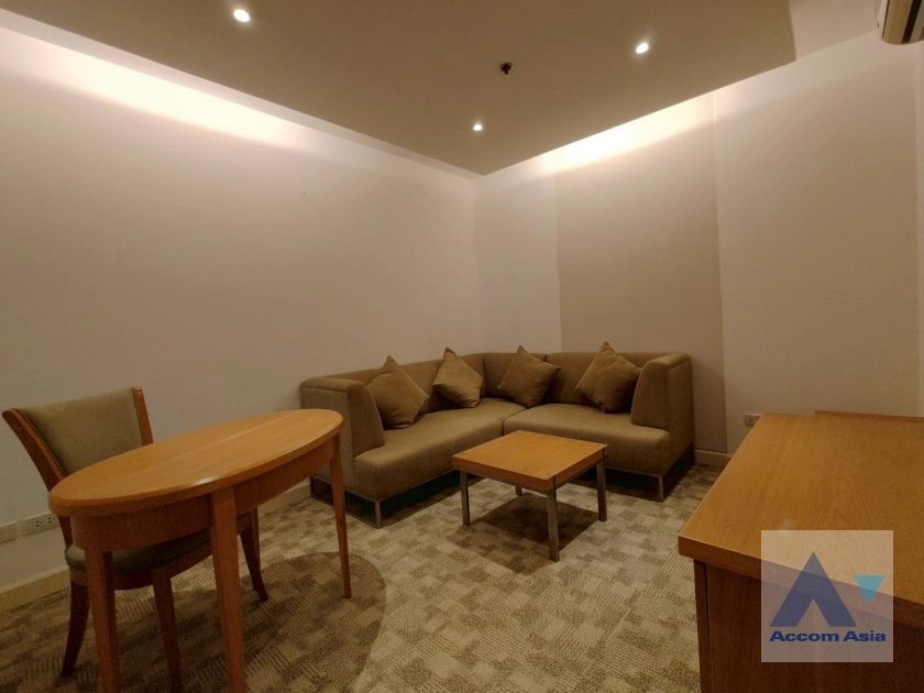 21  4 br Condominium For Rent in Ploenchit ,Bangkok BTS Chitlom at Baan Na Varang 20907