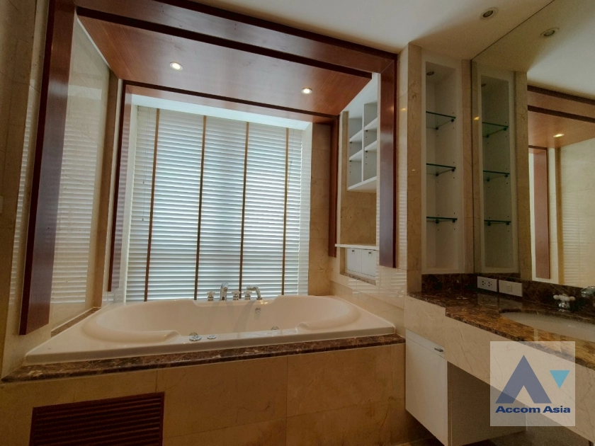 31  4 br Condominium For Rent in Ploenchit ,Bangkok BTS Chitlom at Baan Na Varang 20907