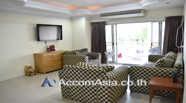  3 Bedrooms  Condominium For Rent in Charoennakorn, Bangkok  near BTS Krung Thon Buri (13001908)