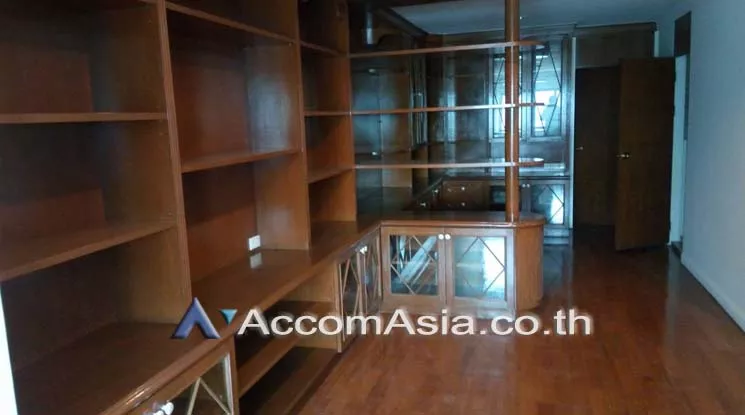 Big Balcony, Penthouse, Pet friendly |  5 Bedrooms  Apartment For Rent in Silom, Bangkok  near BTS Chong Nonsi (10235)