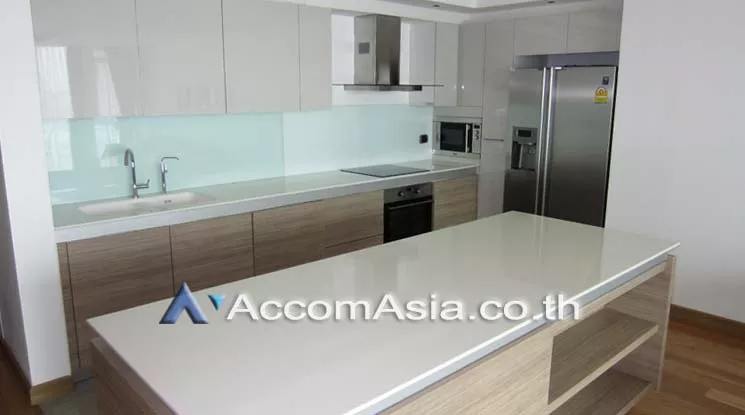  2 Bedrooms  Condominium For Rent in Phaholyothin, Bangkok  near BTS Ari (13001940)