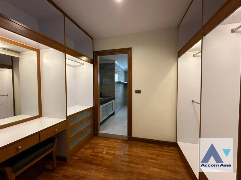 12  2 br Apartment For Rent in Sukhumvit ,Bangkok BTS Nana at Fully Furnished Apartment, Only 2 mins walk to BTS 13001950