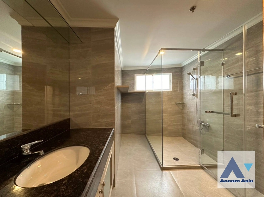 8  2 br Apartment For Rent in Sukhumvit ,Bangkok BTS Nana at Fully Furnished Apartment, Only 2 mins walk to BTS 13001950