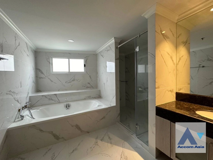 9  2 br Apartment For Rent in Sukhumvit ,Bangkok BTS Nana at Fully Furnished Apartment, Only 2 mins walk to BTS 13001950