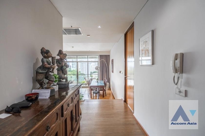 Split-type Air, Fully Furnished, Lake View, Garden View, Big Balcony, Pet friendly condominium for rent in Sukhumvit, Bangkok Code 20909