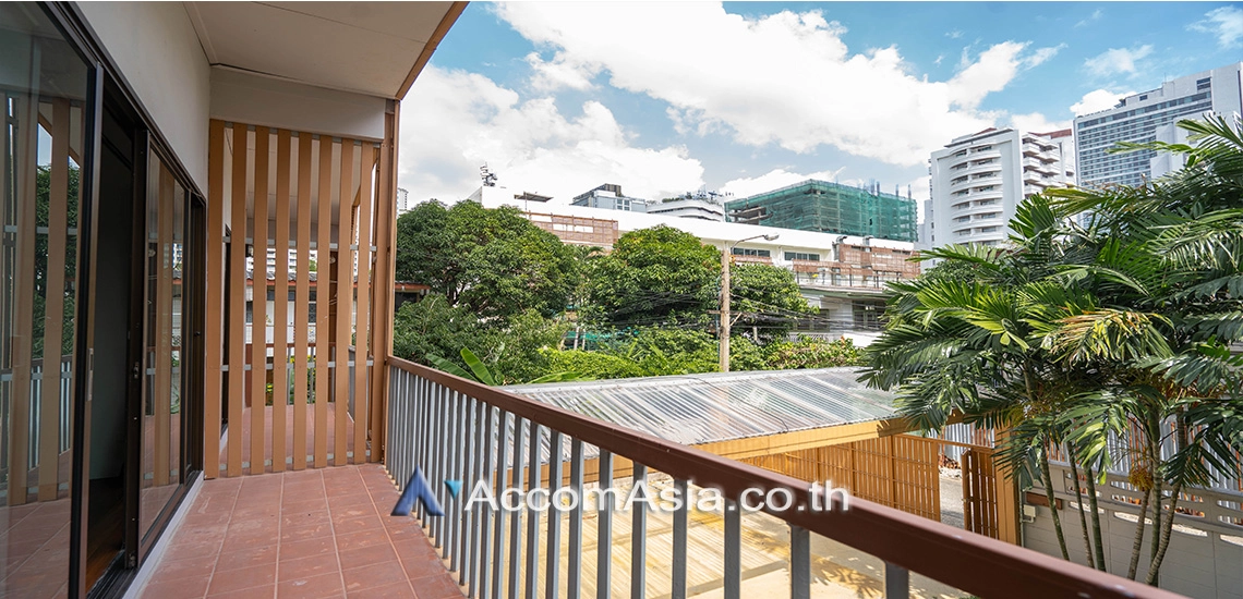 unitHome Office, Pet friendly |  3 Bedrooms  House For Rent & Sale in Sukhumvit, Bangkok  near BTS Asok - MRT Sukhumvit (13001960)