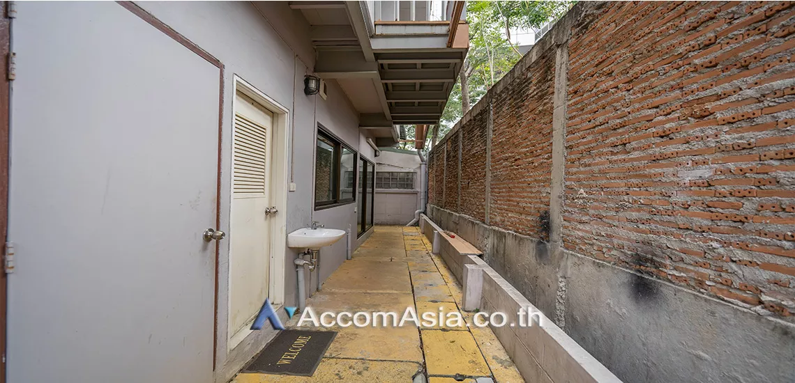 Home Office, Pet friendly |  3 Bedrooms  House For Rent in Sukhumvit, Bangkok  near BTS Asok - MRT Sukhumvit (13001960)