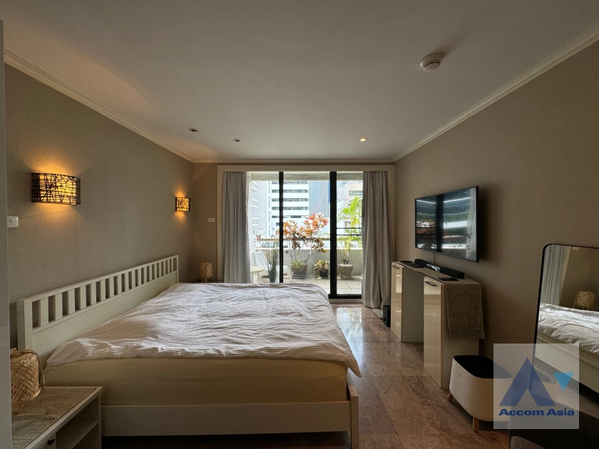 4  2 br Condominium For Sale in Ploenchit ,Bangkok BTS Chitlom at Somkid Gardens 13001993