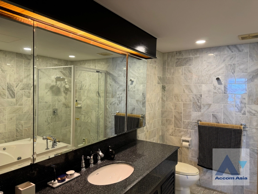 5  2 br Condominium For Sale in Ploenchit ,Bangkok BTS Chitlom at Somkid Gardens 13001993