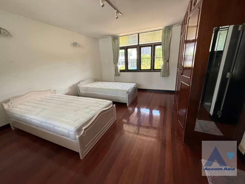 13  2 br House For Rent in Sathorn ,Bangkok BRT Thanon Chan 13002011