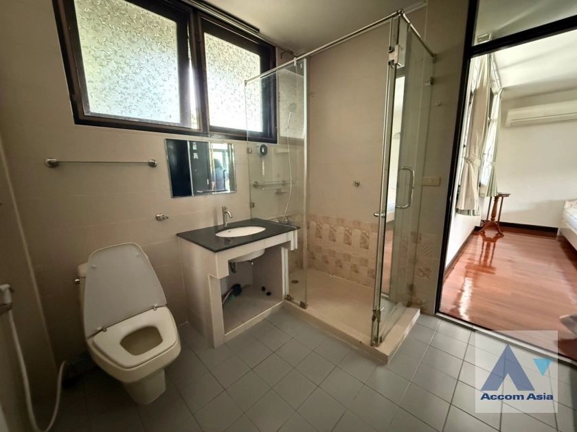 16  2 br House For Rent in Sathorn ,Bangkok BRT Thanon Chan 13002011