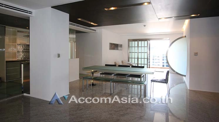 unit 3 Bedrooms  Condominium For Rent in Ploenchit, Bangkok  near BTS Ratchadamri (13002013)
