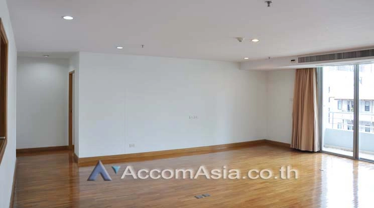 unit 3 Bedrooms  Apartment For Rent in Sukhumvit, Bangkok  near BTS Phrom Phong (13002067)