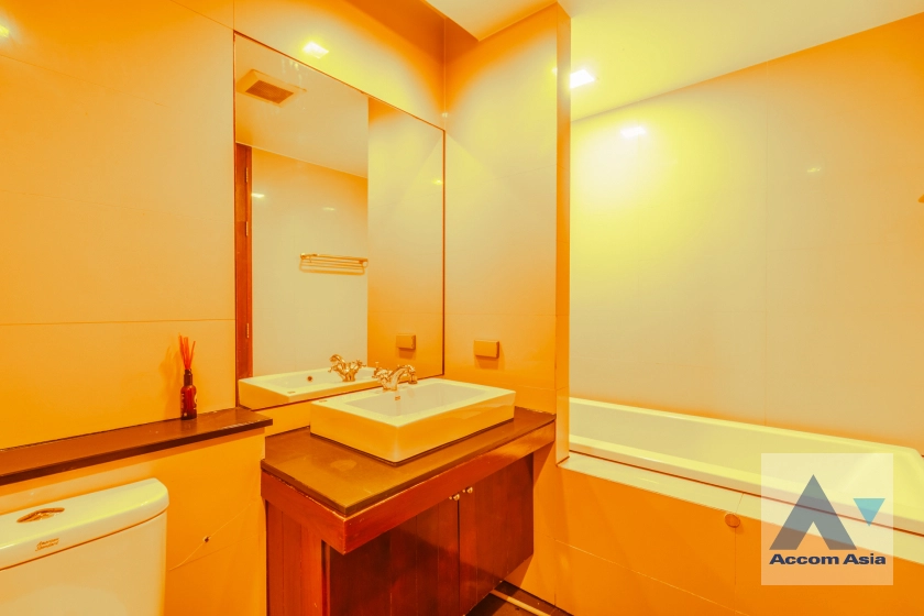 52  5 br Condominium For Rent in Sukhumvit ,Bangkok BTS Phrom Phong at Baan Saraan 13002072