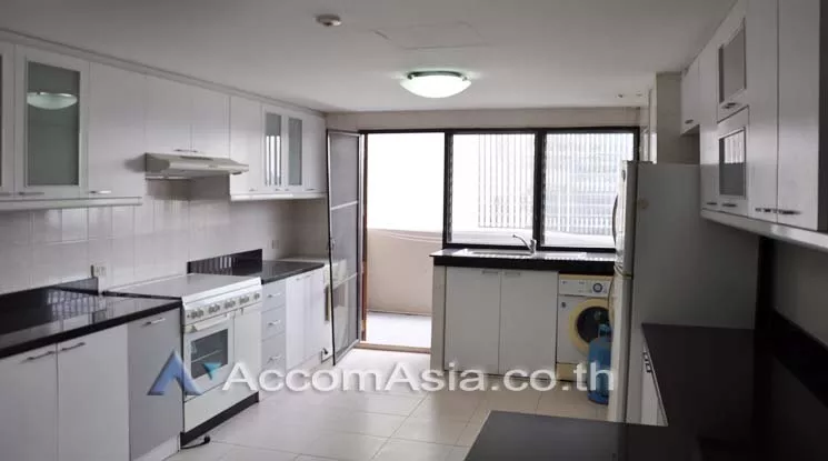 6  3 br Apartment For Rent in Sukhumvit ,Bangkok BTS Phrom Phong at Family Size Desirable 13002091