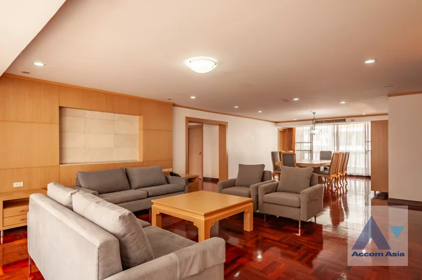 Pet friendly |  Family Size Residence Starting at 280 Sqm Apartment  3 Bedroom for Rent BTS Phrom Phong in Sukhumvit Bangkok