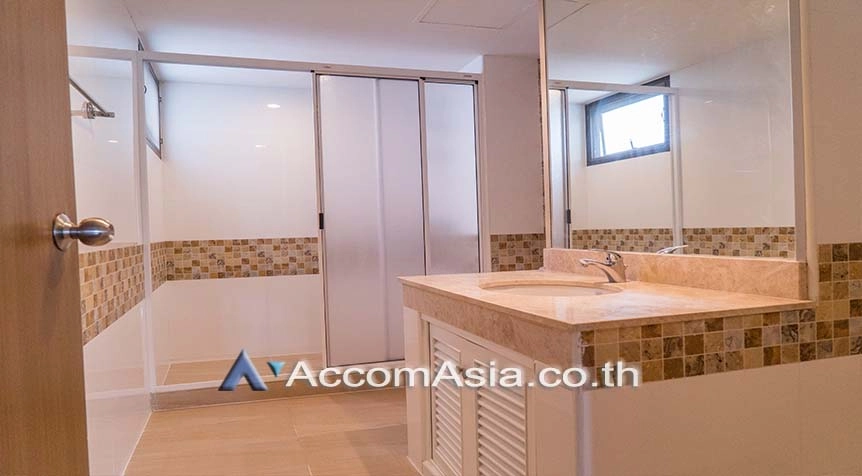 13  3 br Apartment For Rent in Sukhumvit ,Bangkok BTS Phrom Phong at Family Size Desirable 13002093