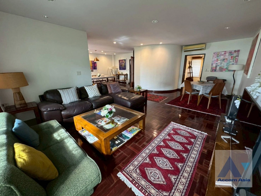 unit 5 Bedrooms  Townhouse For Rent & Sale in Sathorn, Bangkok  near BTS Sala Daeng - MRT Lumphini (13002097)