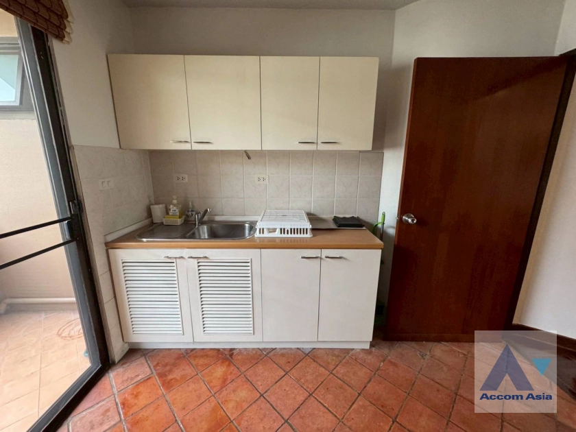 12  5 br Townhouse for rent and sale in Sathorn ,Bangkok BTS Sala Daeng - MRT Lumphini at A serene townhouse nestled in the city center  13002097