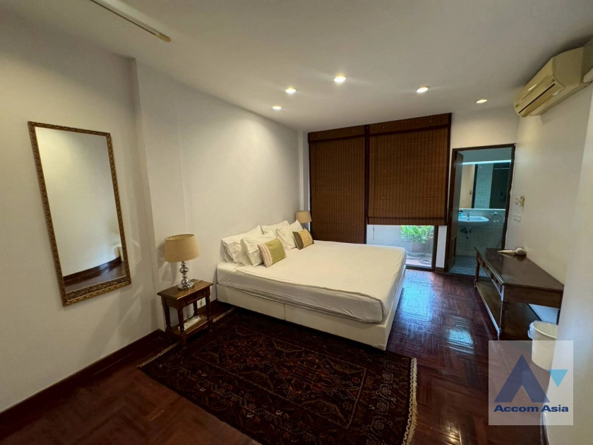 15  5 br Townhouse for rent and sale in Sathorn ,Bangkok BTS Sala Daeng - MRT Lumphini at A serene townhouse nestled in the city center  13002097