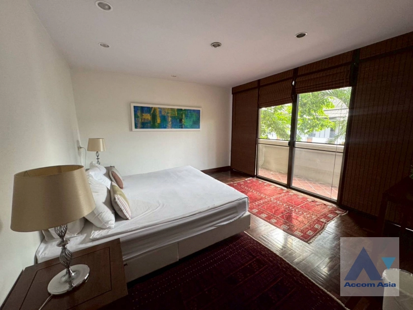 17  5 br Townhouse for rent and sale in Sathorn ,Bangkok BTS Sala Daeng - MRT Lumphini at A serene townhouse nestled in the city center  13002097