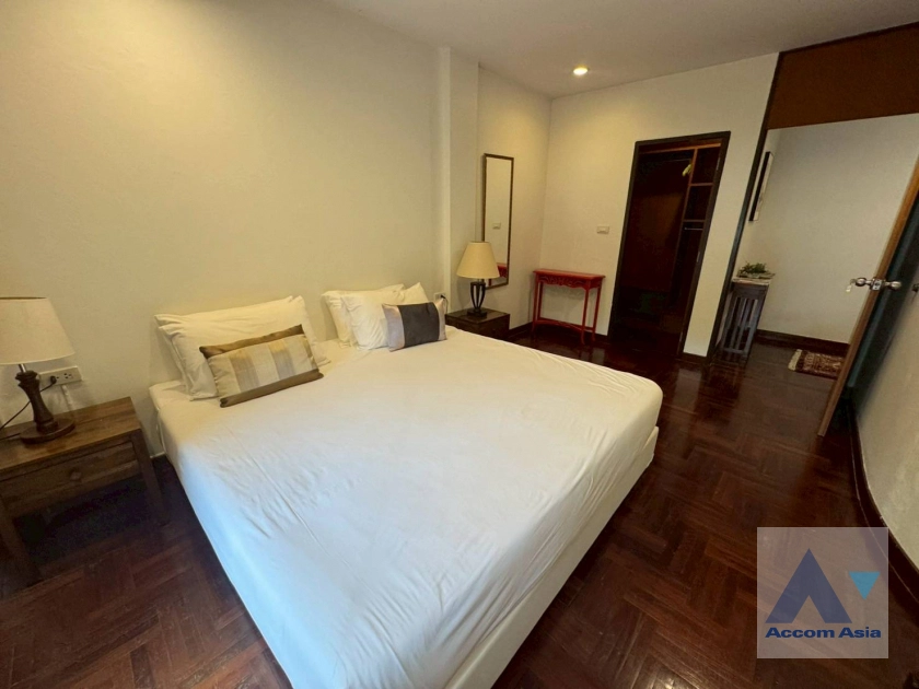 16  5 br Townhouse for rent and sale in Sathorn ,Bangkok BTS Sala Daeng - MRT Lumphini at A serene townhouse nestled in the city center  13002097