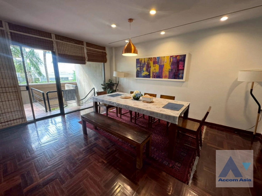 8  5 br Townhouse for rent and sale in Sathorn ,Bangkok BTS Sala Daeng - MRT Lumphini at A serene townhouse nestled in the city center  13002097