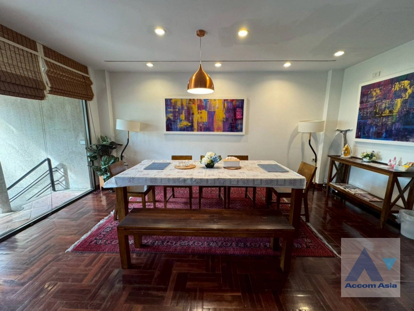 7  5 br Townhouse for rent and sale in Sathorn ,Bangkok BTS Sala Daeng - MRT Lumphini at A serene townhouse nestled in the city center  13002097