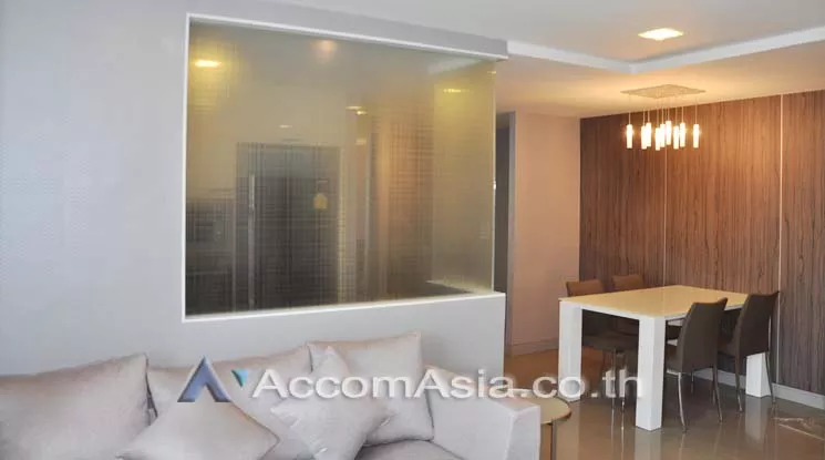  2 Bedrooms  Apartment For Rent in Sukhumvit, Bangkok  near BTS Ekkamai (13002101)
