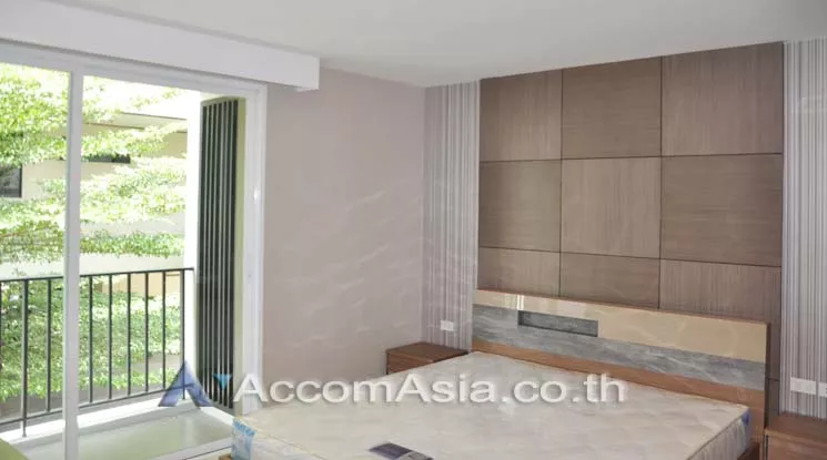 6  2 br Apartment For Rent in Sukhumvit ,Bangkok BTS Ekkamai at Private Low-rise Apartment with Only 2-3 unit-per-floor 13002104