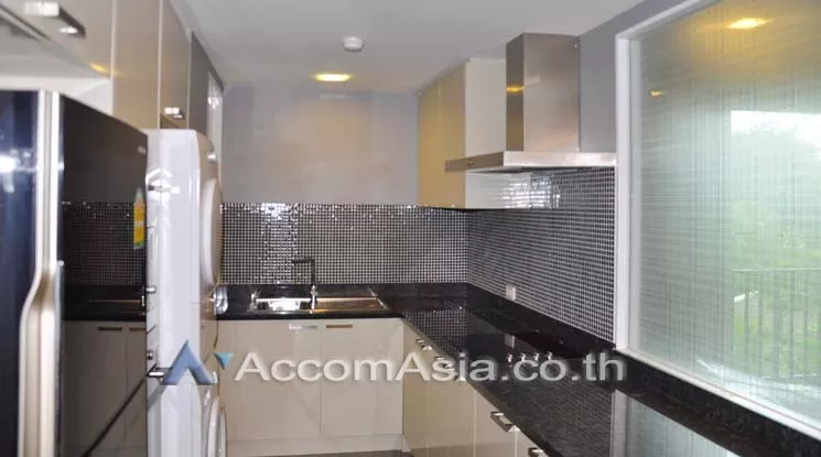 4  2 br Apartment For Rent in Sukhumvit ,Bangkok BTS Ekkamai at Private Low-rise Apartment with Only 2-3 unit-per-floor 13002106