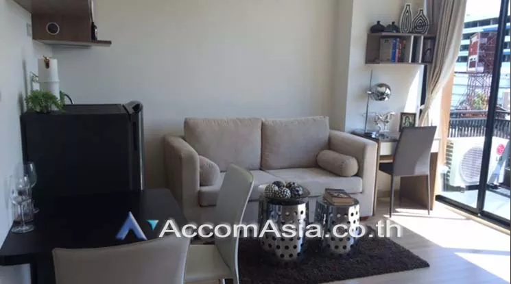unit 2 Bedrooms  Condominium For Sale in Phaholyothin, Bangkok  near MRT Lat Phrao (13002117)