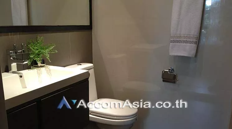 unit 2 Bedrooms  Condominium For Sale in Phaholyothin, Bangkok  near MRT Lat Phrao (13002117)