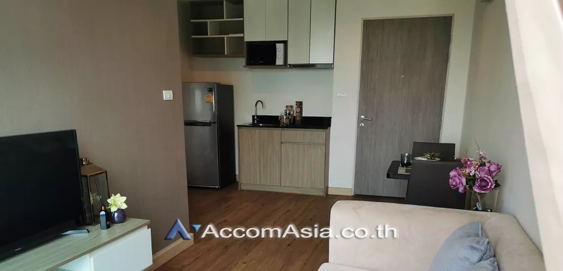  2 Bedrooms  Condominium For Sale in Phaholyothin, Bangkok  near MRT Lat Phrao (13002118)