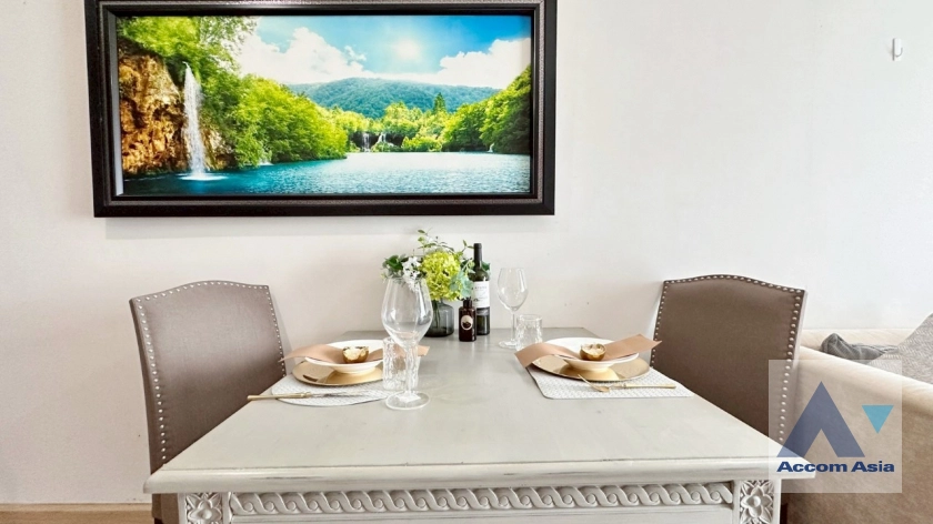 unit 2 Bedrooms  Condominium For Rent & Sale in Phaholyothin, Bangkok  near MRT Lat Phrao (13002118)