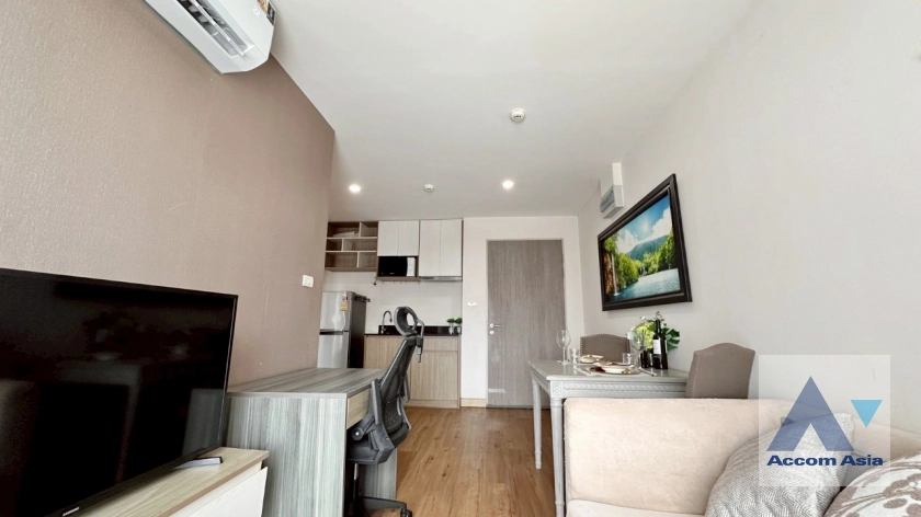 unit 2 Bedrooms  Condominium For Rent & Sale in Phaholyothin, Bangkok  near MRT Lat Phrao (13002118)