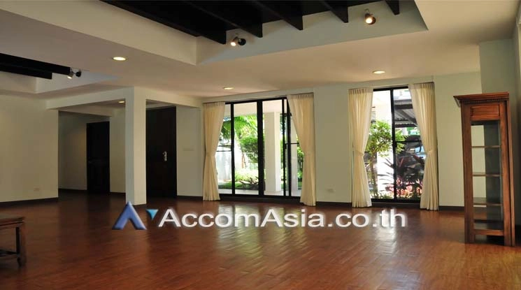 Home Office, Private Swimming Pool |  3 Bedrooms  House For Rent in Sukhumvit, Bangkok  near BTS Ekkamai (13002120)