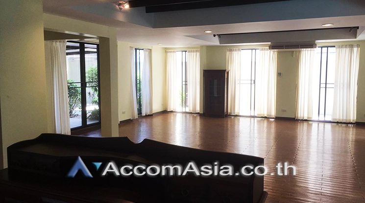 Home Office, Private Swimming Pool |  3 Bedrooms  House For Rent in Sukhumvit, Bangkok  near BTS Ekkamai (13002120)